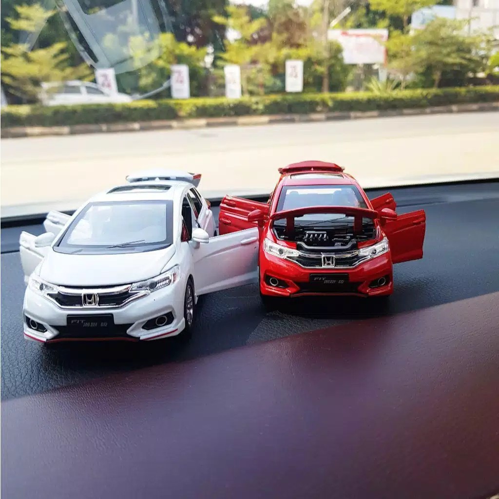 Pajangan 1:32 Scale Honda JAZZ Miniatur Diecast Mobil Diecast Baja Diecast Berlampu dan Suara