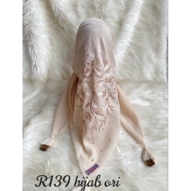 R139 bordir bunga akar