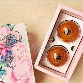 

(TERLARIS) BOX MOONCAKE ISI 2 + PAPERBAG