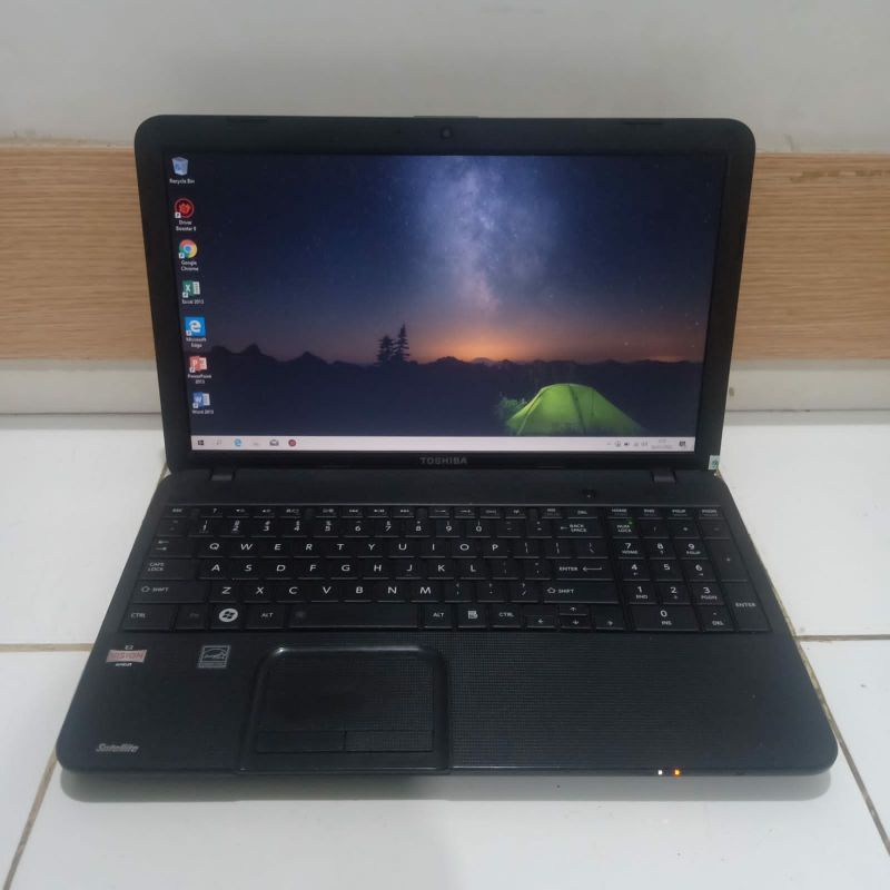 Laptop Toshiba Satelite C850D Amd E2 Vga Amd Radeon HD7310 Ram 4GB/320GB Layar 15in