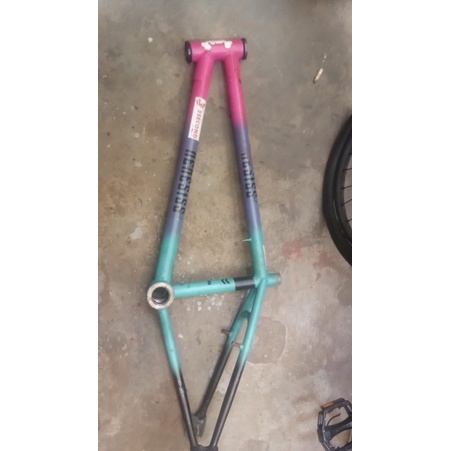 FRAME BMX TATROSS sudah bb adaptor uero berat 3kg dimensi 80x30x3