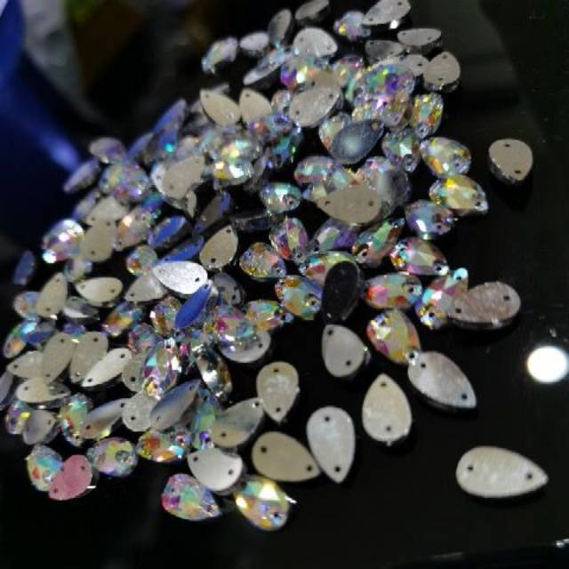 BATU CRYSTAL BENTUK TETES AIR UKURAN 7 X 12 WARNA PELANGI AB PER LUSIN