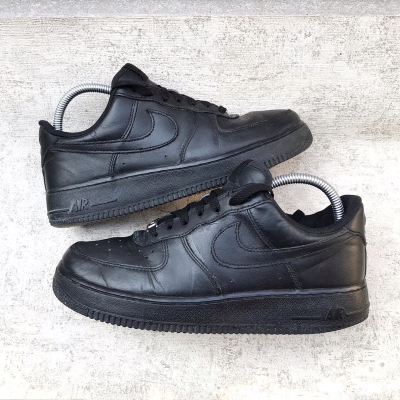 Nike Air force 1 tripe black bekas second