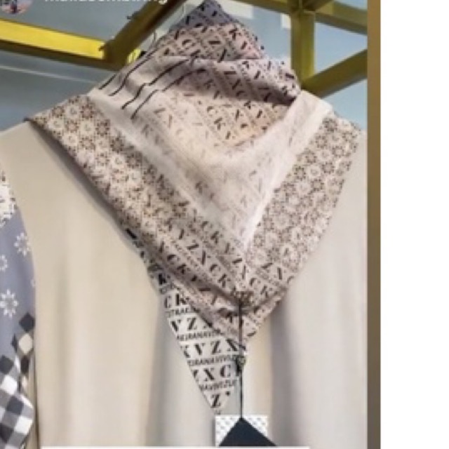 Naishi Scarf Cream Vivi Zubeidi X Citra Kirana