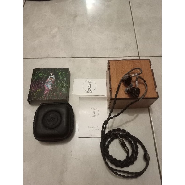 Moondrop Blessing 1 with Violet Acoustic