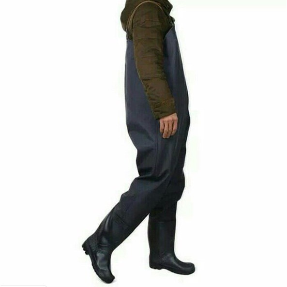 Setelan baju dan boots untuk memancing