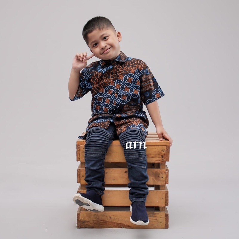 Kemeja Batik Anak Pendek Motif Kobes Abu Usia 1-12 Tahun