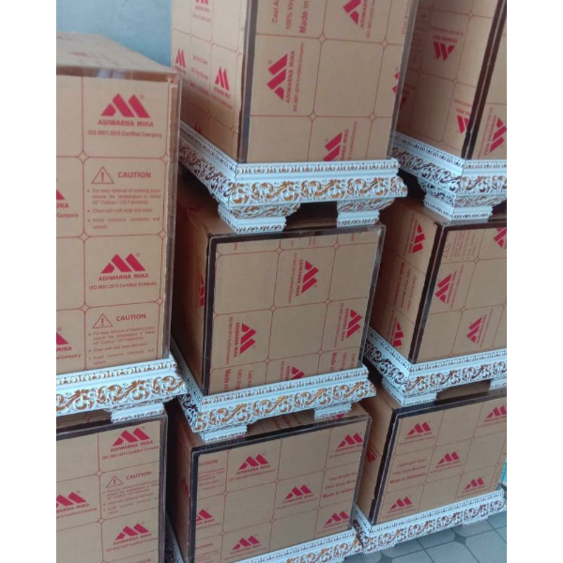 Kotak Seserahan Akrilil Dengan Kaki 12set