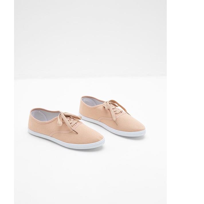 ↑ Berrybenka - Sepatu Sneakers Wanita Sofia Sello Low Ankle Sneaker ⇿