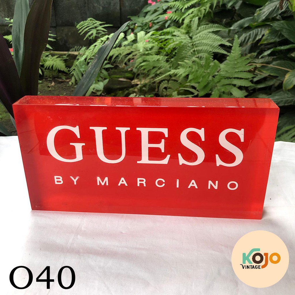 

Papan Nama Akrilik Acrylic Resin Guess
