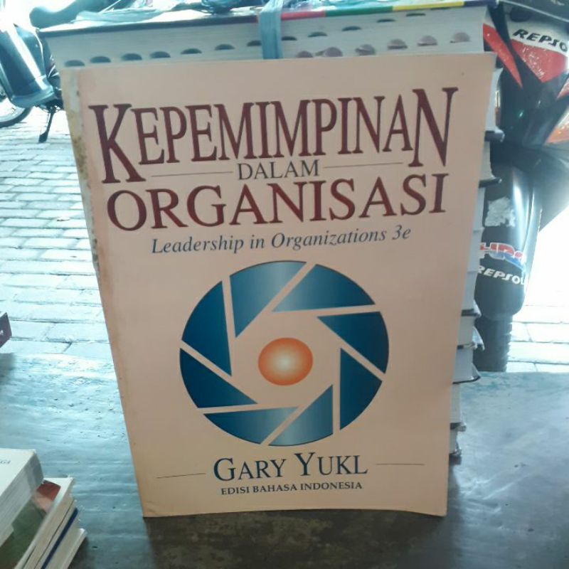 

BUKU ORIGINAL KEPEMIMPINAN DALAM ORGANISASI