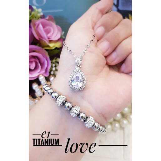 Satu set titanium