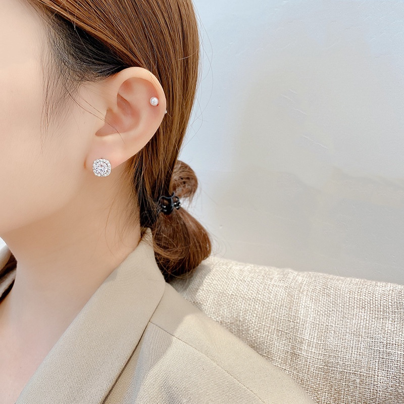 Anting Tusuk Bentuk Kotak Bahan Alloy Hias Berlian Imitasizircon Untuk Wanita