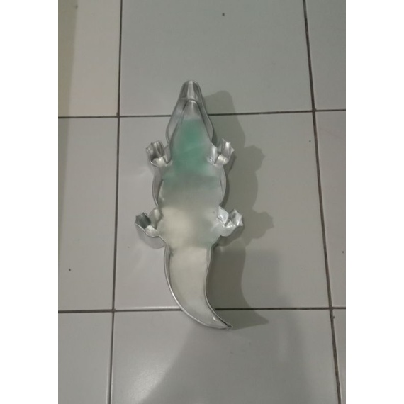 

loyang karakter buaya 35cm