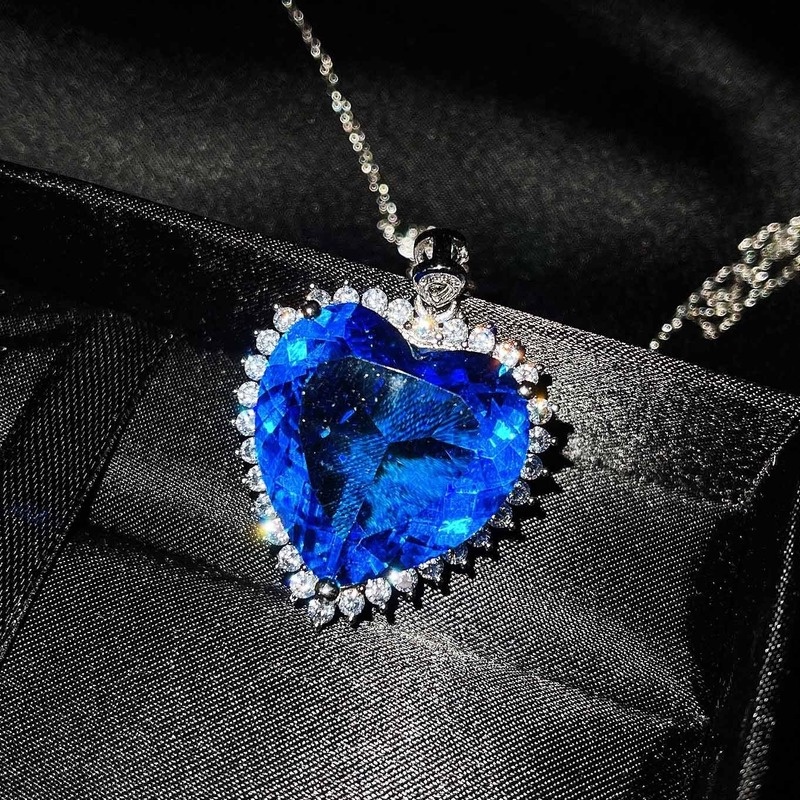 Kalung Rantai Dengan Liontin Sapphire Bentuk Hati Untuk Wanita