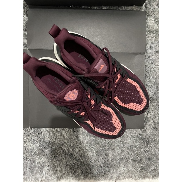 ADIDAS UKTRABOOST DNA X MANCHESTER UNITED