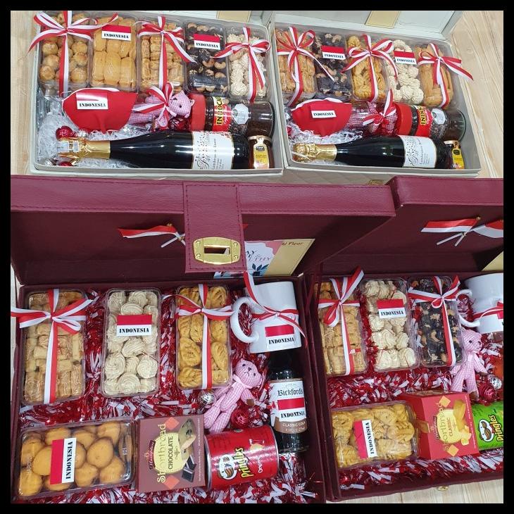 

BOX PAKET HAMPERS HUT RI 17 AGUSTUS INDEPENDENCE DAY KODE 1109