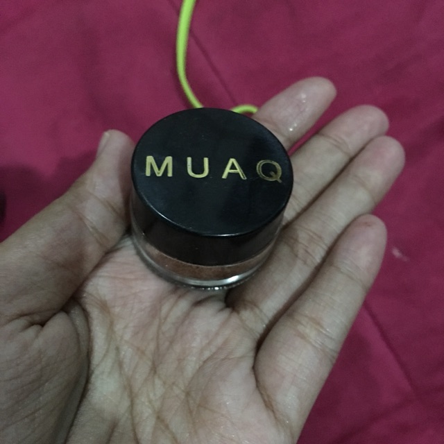 Preloved muaQ loose eyeshadow shade honey