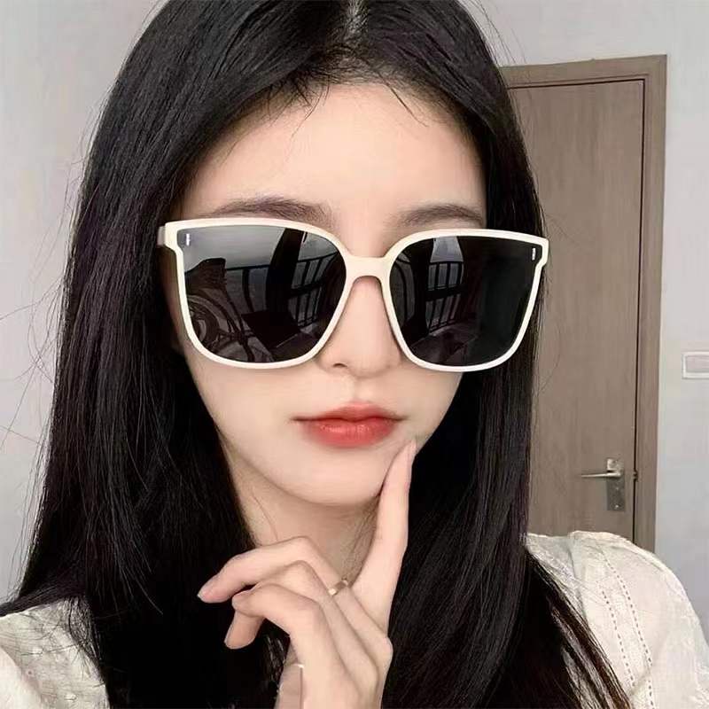 Kacamata Kotak Hitam Korean Fashion Sunglassess Wanita/Pria - Korean Fashion Square Frame Kacamata Hitam Wanita Sunglasses