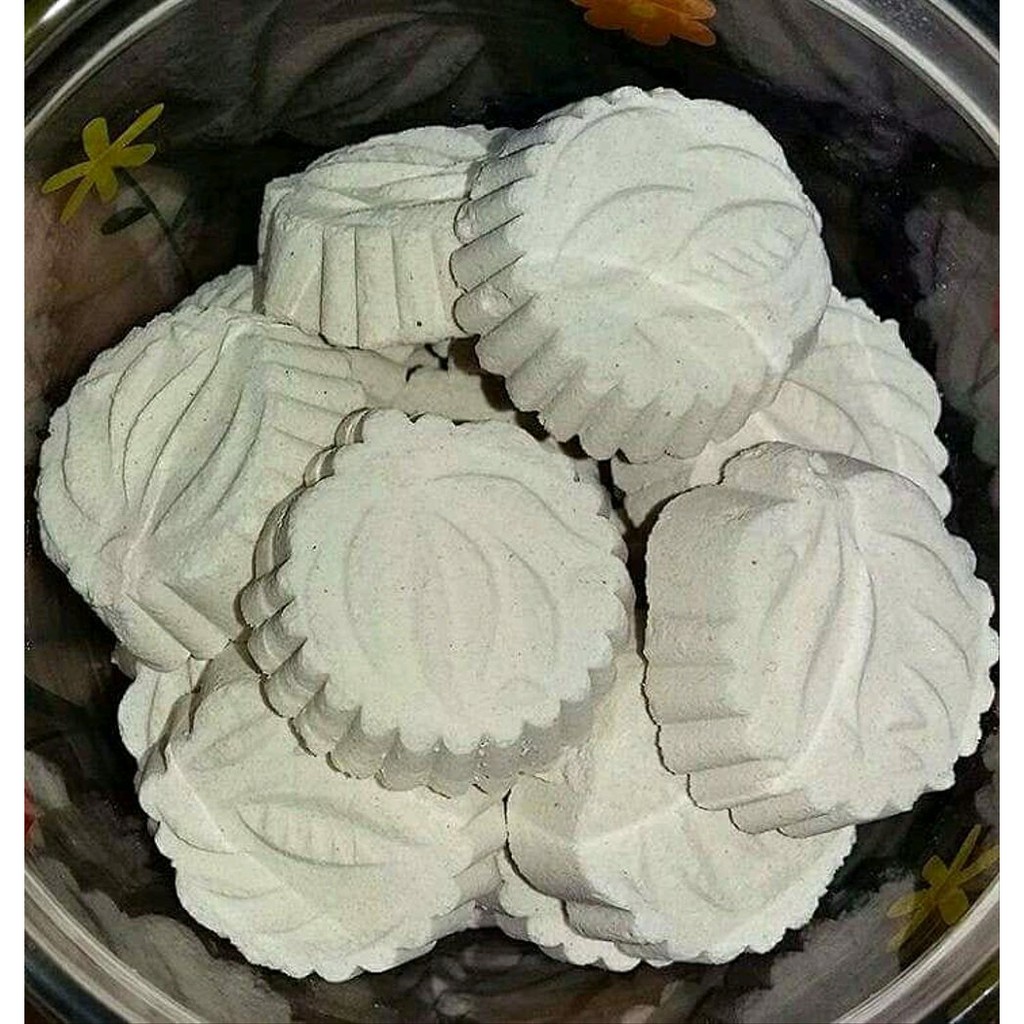 

Aneka Cemilan / Kue Satu Enak Manis