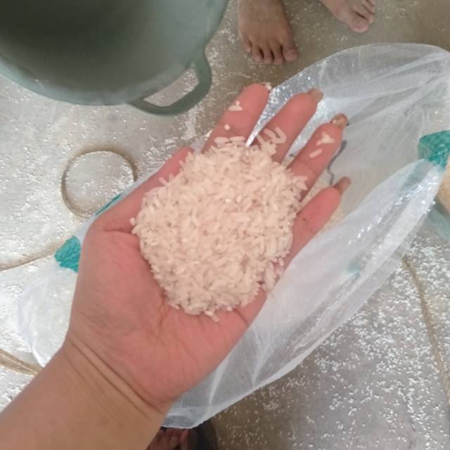 

Beras kualitas super produksi giling sendiri