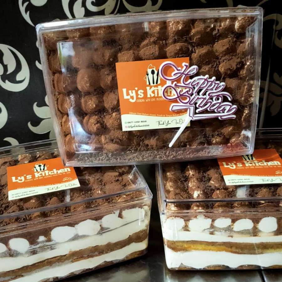

Tiramisu rum dessert box