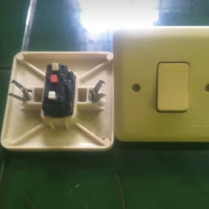 Stok Ready saklar tukar hotel broco