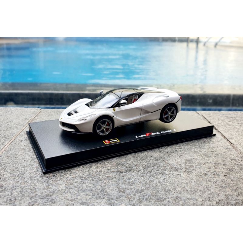 Bburago 1/43 Ferrari Signature Series LaFerrari White Miniatur Diecast Mobil Mobilan Pajangan