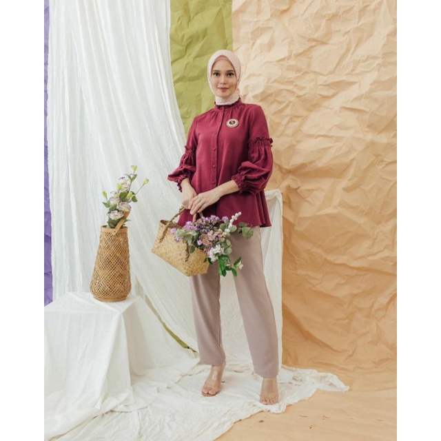 Aurora blouse wearing klamby