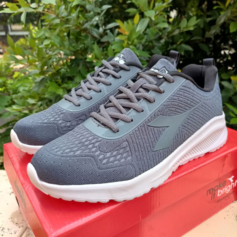 Sepatu Pria Diadora Carni Dark Grey Original Sport/Casual