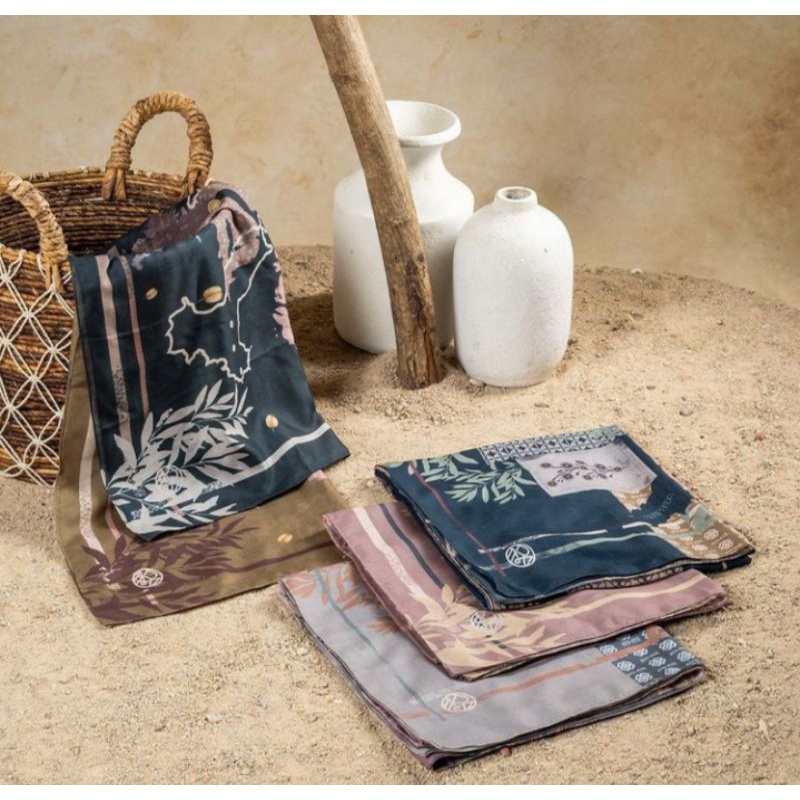 ODION SCARF BY RIA MIRANDA