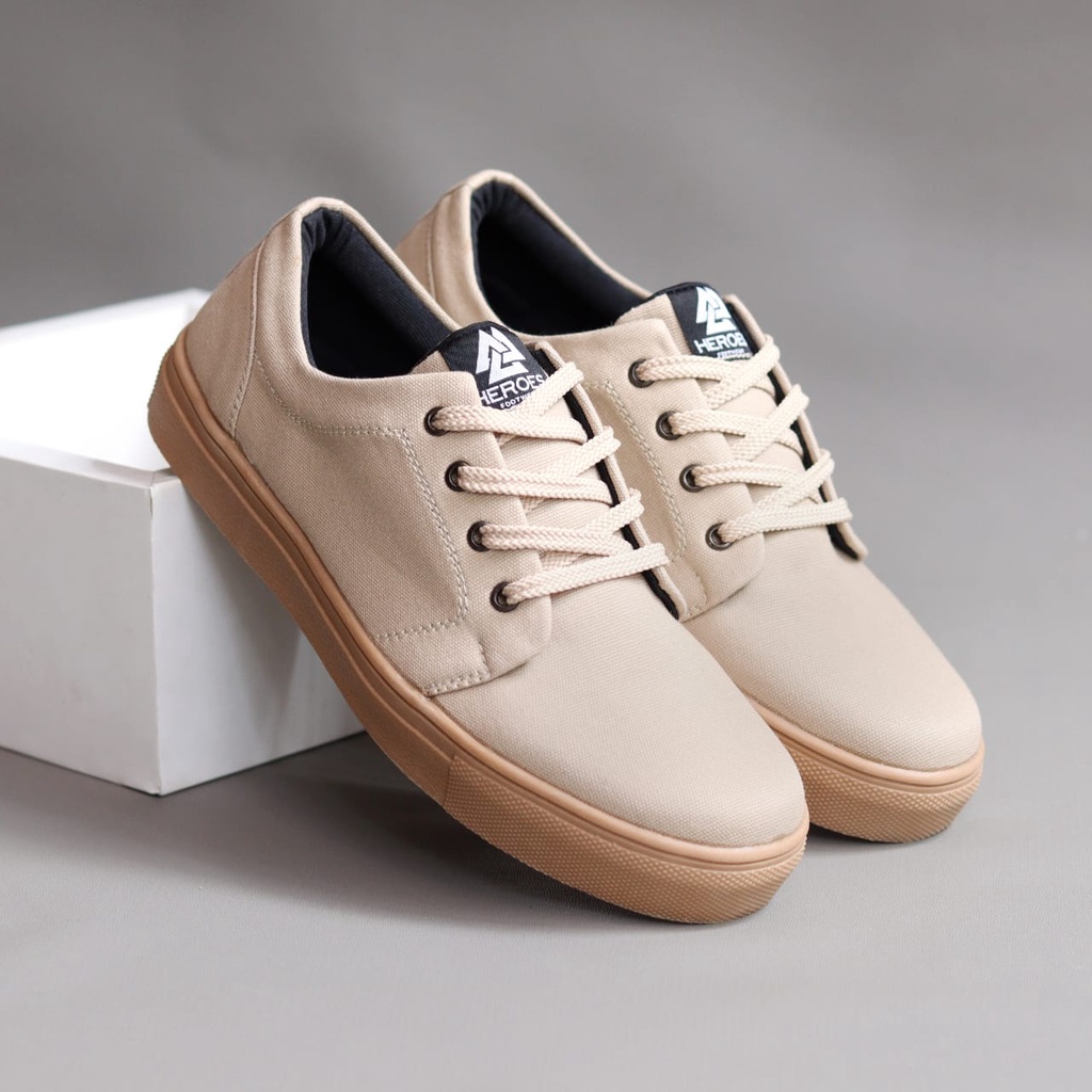 MOLK|Sepatu Sneakers Casual Pria Keren Kulit Pu Asli Original Distro Murah Kasual Santai Main Gaya