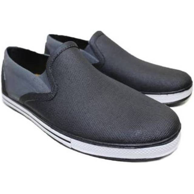 New era sepatu karet