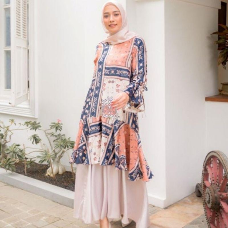 Lalita tunic Wearing Klamby