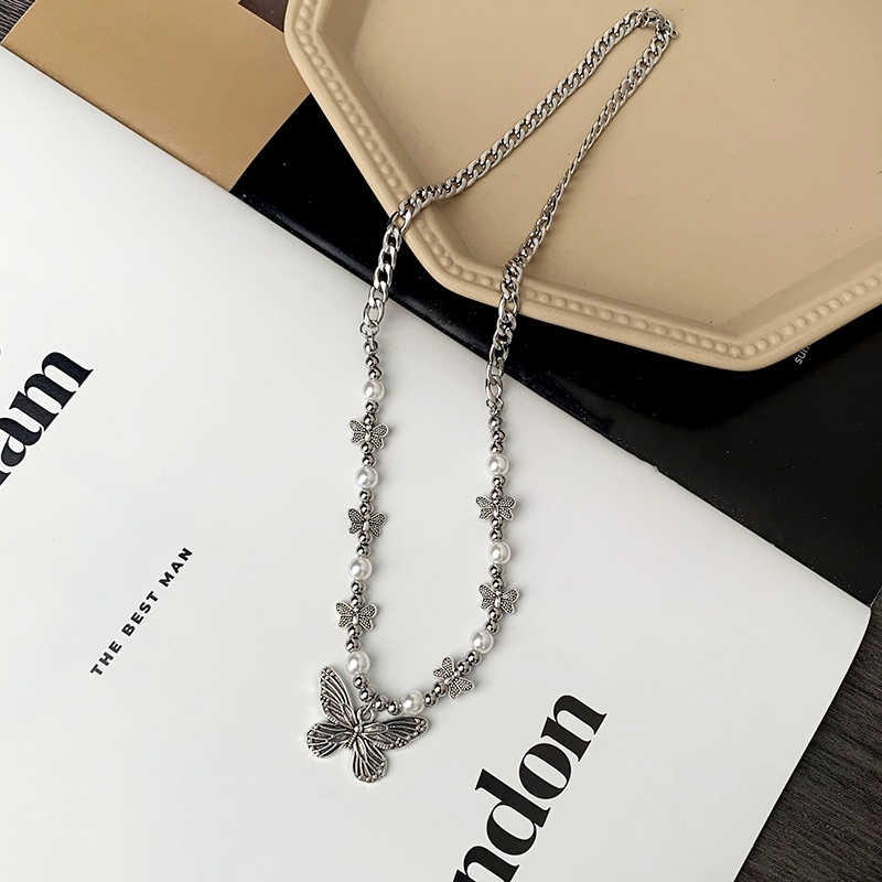 Butterfly Pearl Necklace Accessories Light Luxury Personality Fashion