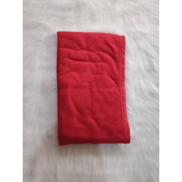 Selimut VICTORY merah hotel / motel / kost / asrama / homestay / guest house / oyo / red doorz / rum