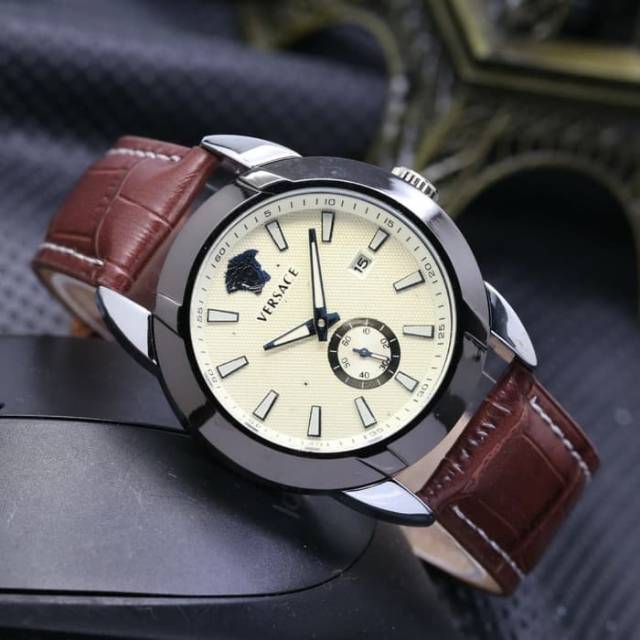 JAM TANGAN VERSACE PRIA DETIK DI BAWAH