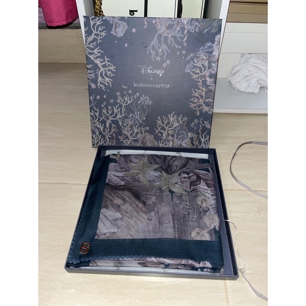 Buttonscarves litlle mermaid - Deep ocean