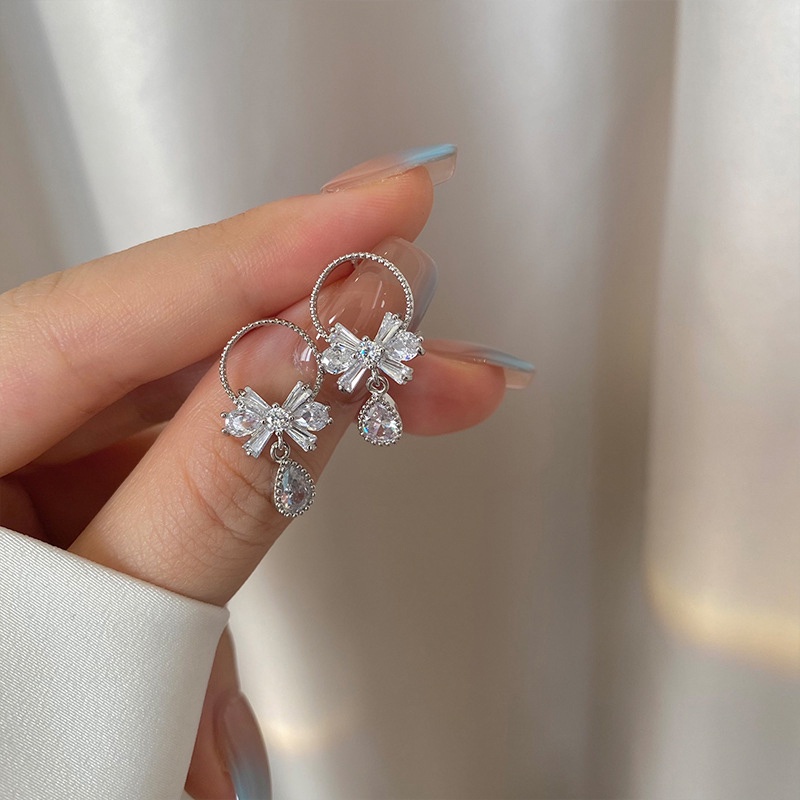 Anting Tusuk Berlian Imitasi Model Pita Gaya Jepang / Korea Untuk Wanita