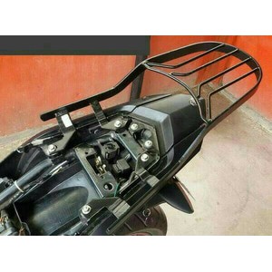 Breket dudukan belakang / breket box motor BYSON 150 F1 Baru dan lama