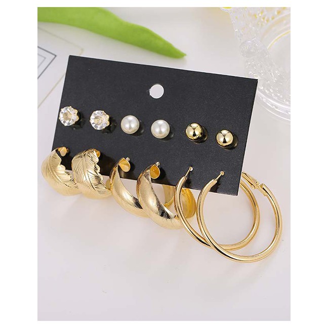 LRC Anting Set Fashion Golden Pearl And Feather Geometric Hoop Earring Set D84470