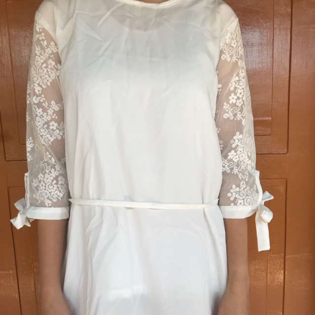 WHITE DRESS GIRLS (M)