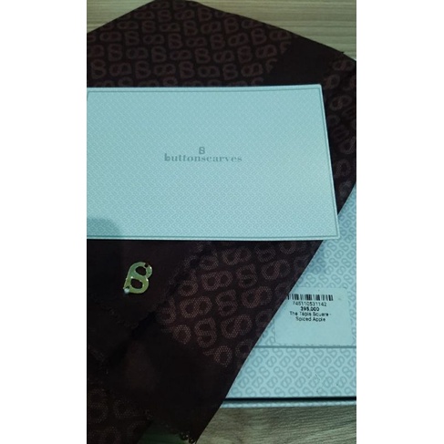 tapis square spiced apple buttonscarves  cannes dan lenius  scarf riamiranda