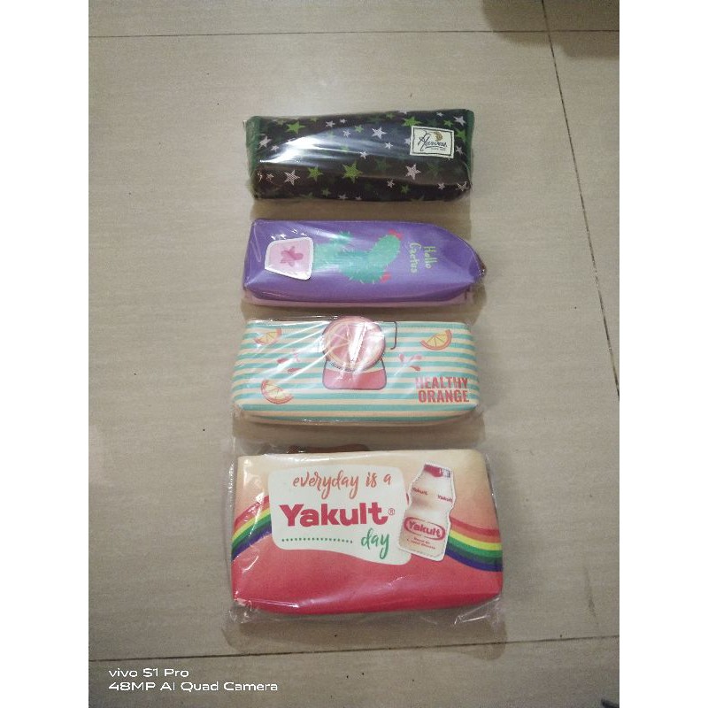 

Tempat pensil karakter