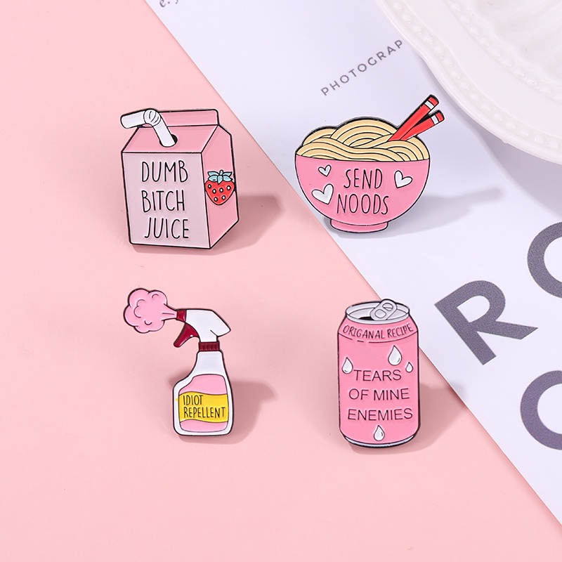 Bros Pin Enamel Desain Kartun Pembersih Mie Strawberry Jus Untuk Aksesoris Perhiasan