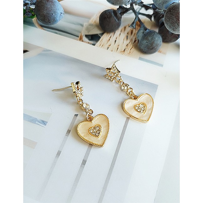 LRC Anting Tusuk Fashion Yellow Love Heart Earrings With Diamonds D64448