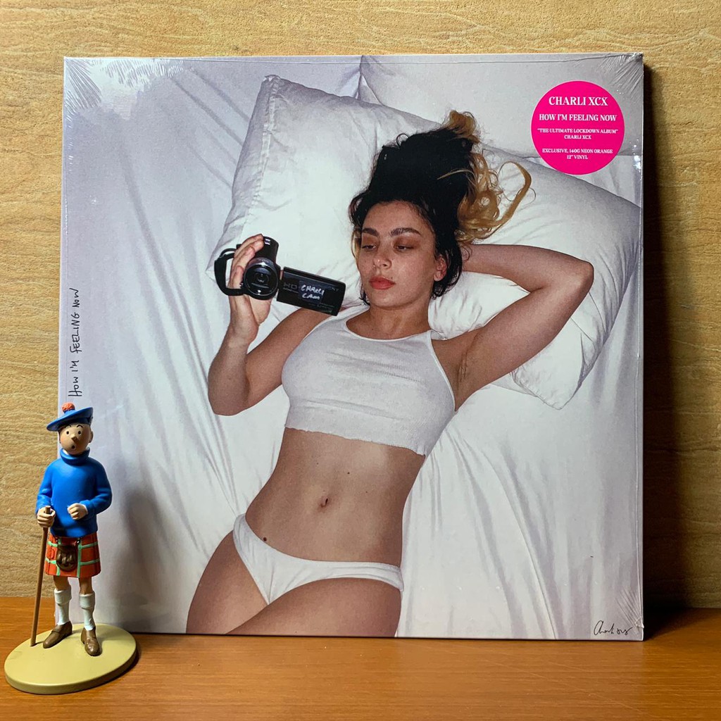 PIRINGAN HITAM / VINYL CHARLI XCX - HOW I'M FEELING NOW