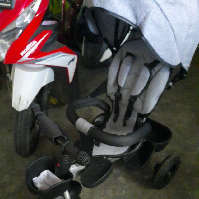  Family  Stroller Sepeda  Roda Tiga supreme Clarte  Merah 
