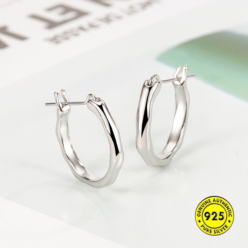 Anting Tusuk Bentuk Lingkaran Asimetris Untuk Unisex U1040