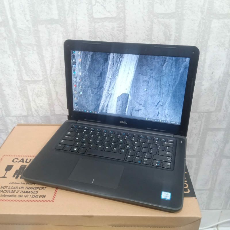 Laptop Dell Latitude 3380 Core i3-6006U Gen 6TH - Hd Graphics 520, Ram 4/128Gb Ssd, Seri Baru,